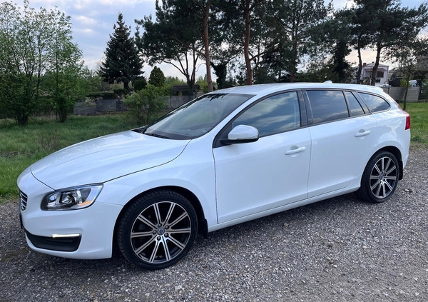 Volvo V60 cena 40900 przebieg: 253000, rok produkcji 2013 z Warszawa małe 781